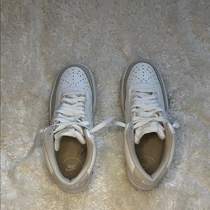 Worn once! Cream and beige white Nike sneakers.